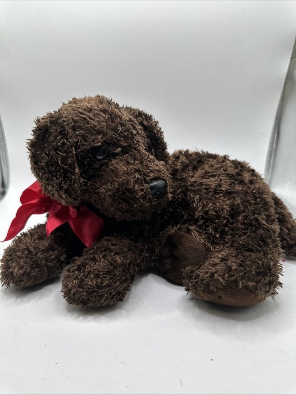 TY 2001 Nuzzle dark chocolate lab puppy red bow 14”